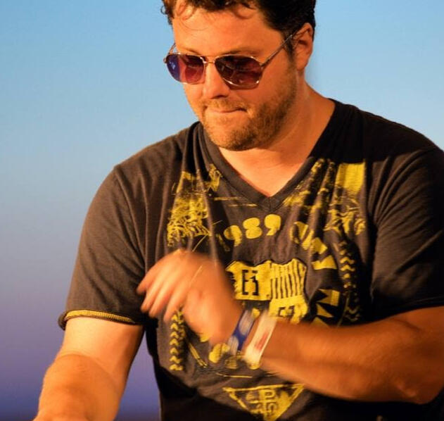 CRAIG STEVENS